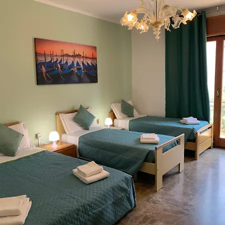 Venice Night فندق مبيت وإفطار ميستر