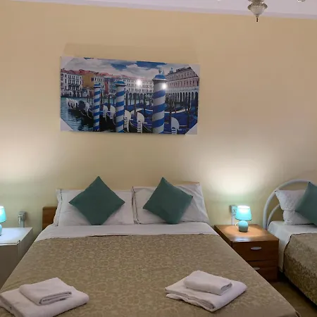Venice Night فندق مبيت وإفطار ميستر